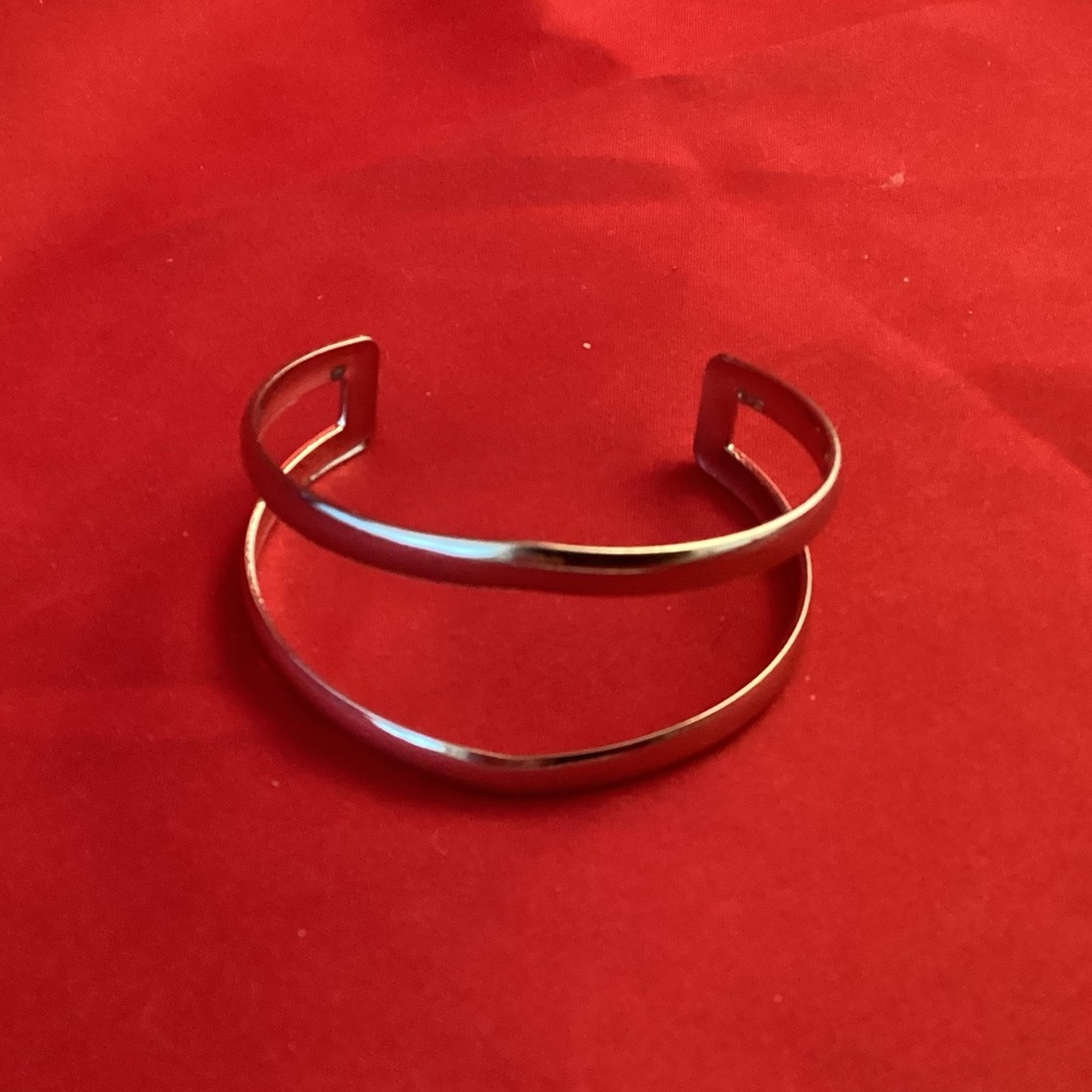 Silver tone minimalist metallic bracelet